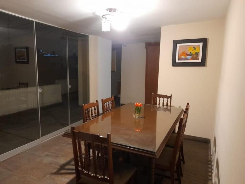Acogedora habitacion Matrimonial en 3 er piso Vacation rental in Santiago de Surco