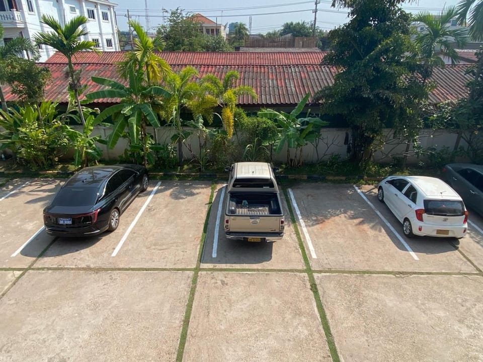Tranquil Apartment/a big living room+a bed room Apartment in Vientiane