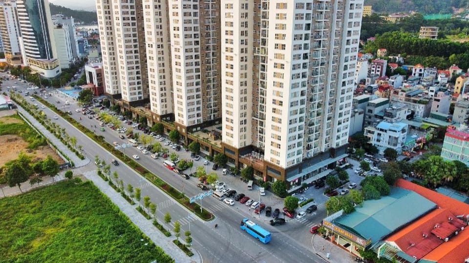 Căn hộ 2 Phòng Ngủ trung tâm Bãi Cháy Apartment in Laos