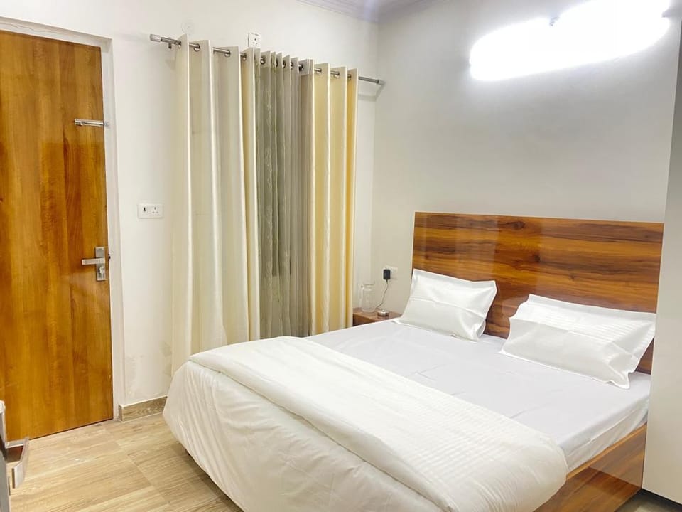 Mountain View apartment from terrace Apartment in Rishikesh