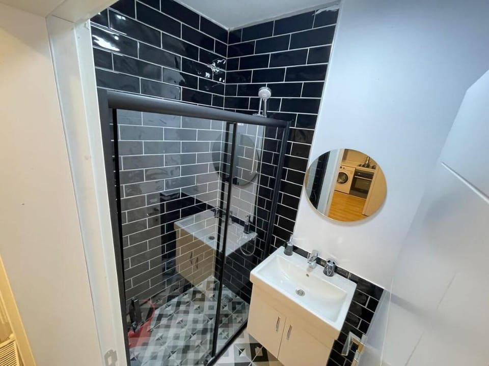 Private Apt, 2 mins to Transp. Apartment in Istanbul