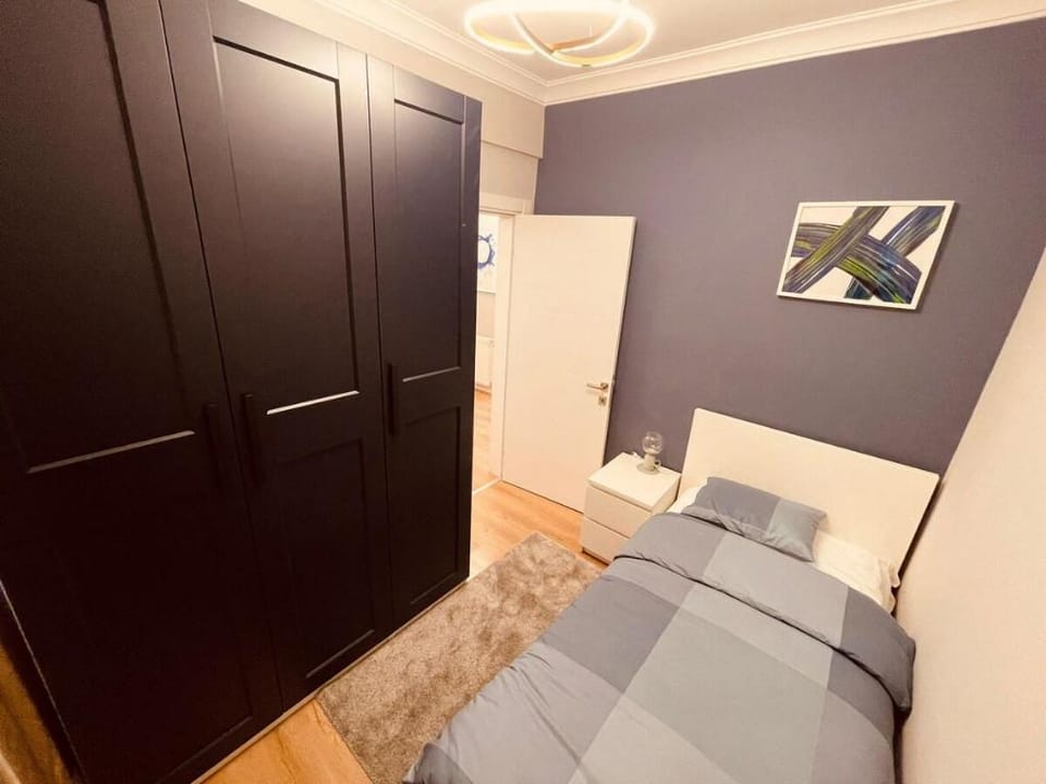 Private Apt, 2 mins to Transp. Apartment in Istanbul