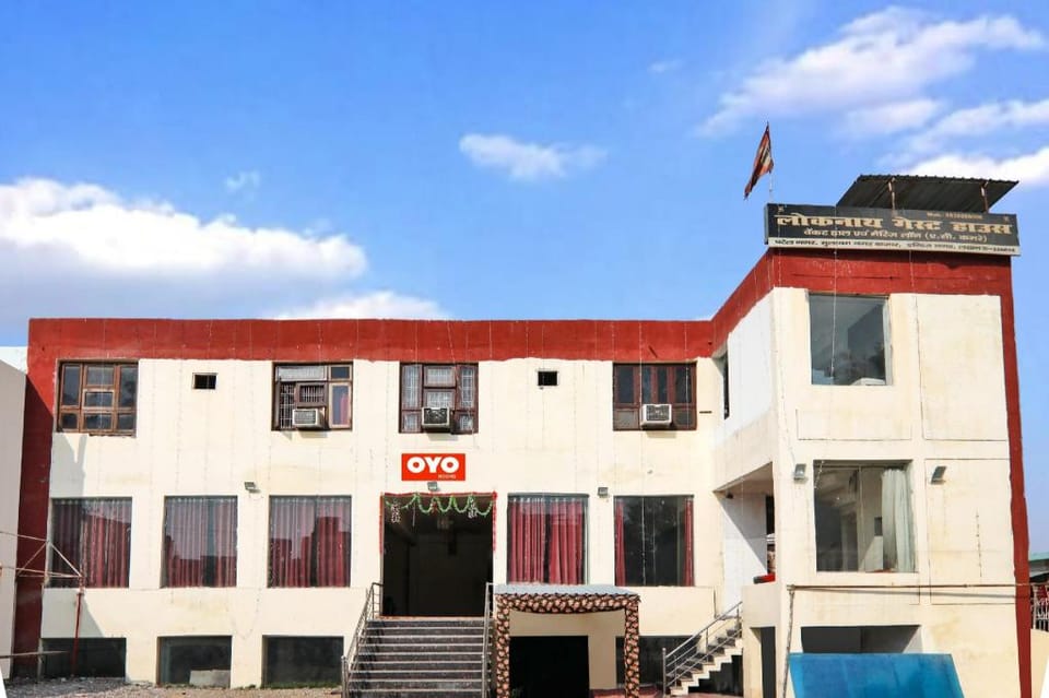 OYO 808576 HOTEL SILVER DREAMS Hotel in Lucknow