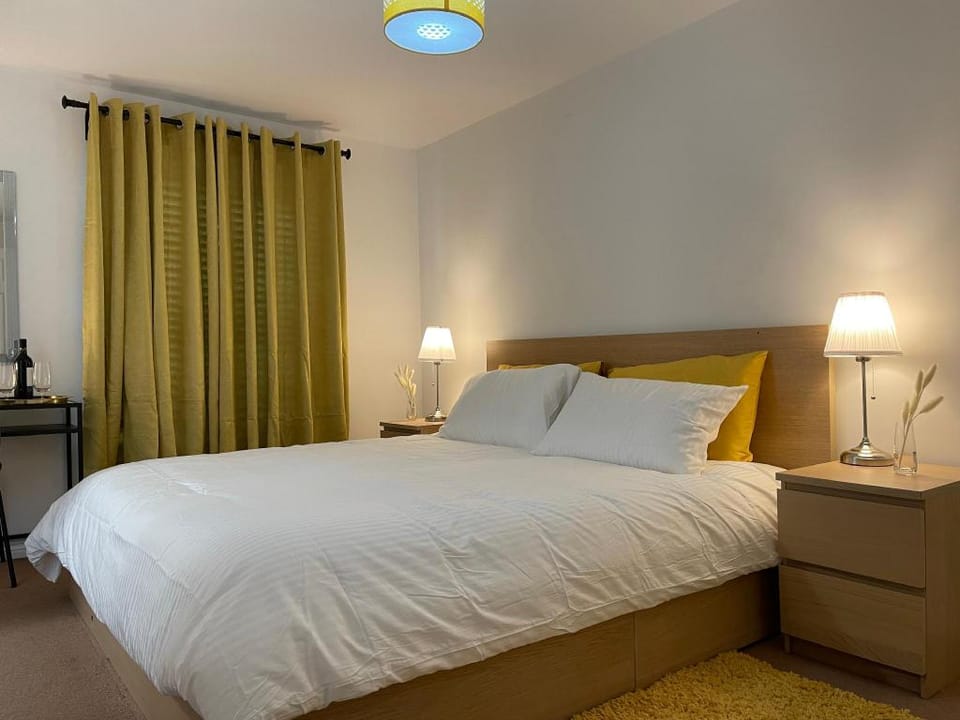 Luxury Large Rooms in West Thurrock, Grays Vacation rental in Grays
