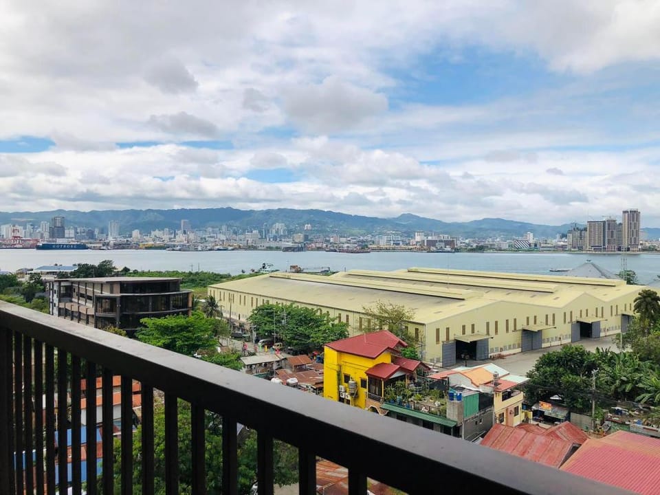 Saekyung 956 Twin Bridges View  Apartment in Lapu-Lapu City