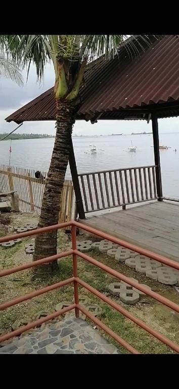 Welcoming 1-bedroom and breakfast with pool Villa in Central Visayas
