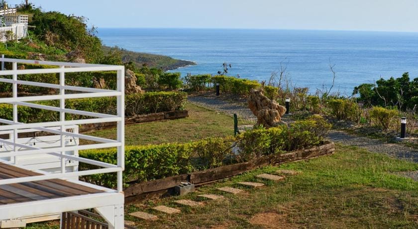 CLIFF VILLA Bed and Breakfast in Hengchun Township