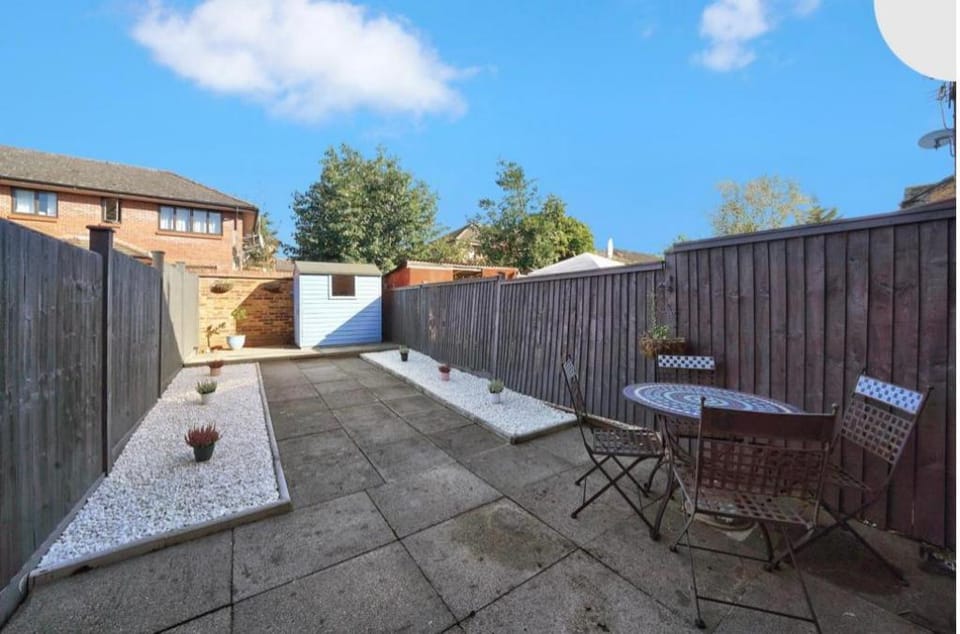 Monalychee 3 bedrooms with 2 bathrooms near centre Vacation rental in London