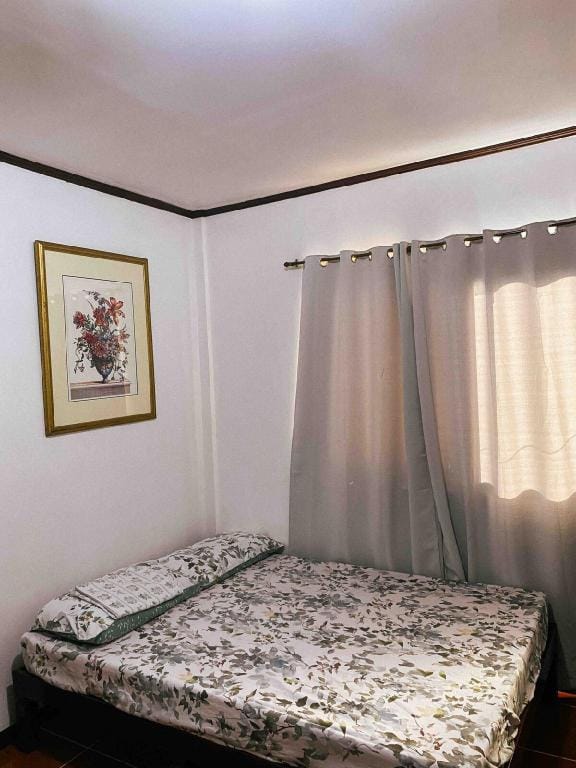 Two-Bedroom Apartment in Lucena City - Downtown Vacation rental in Calabarzon