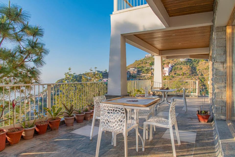 The Rustic Retreat Villa in Himachal Pradesh