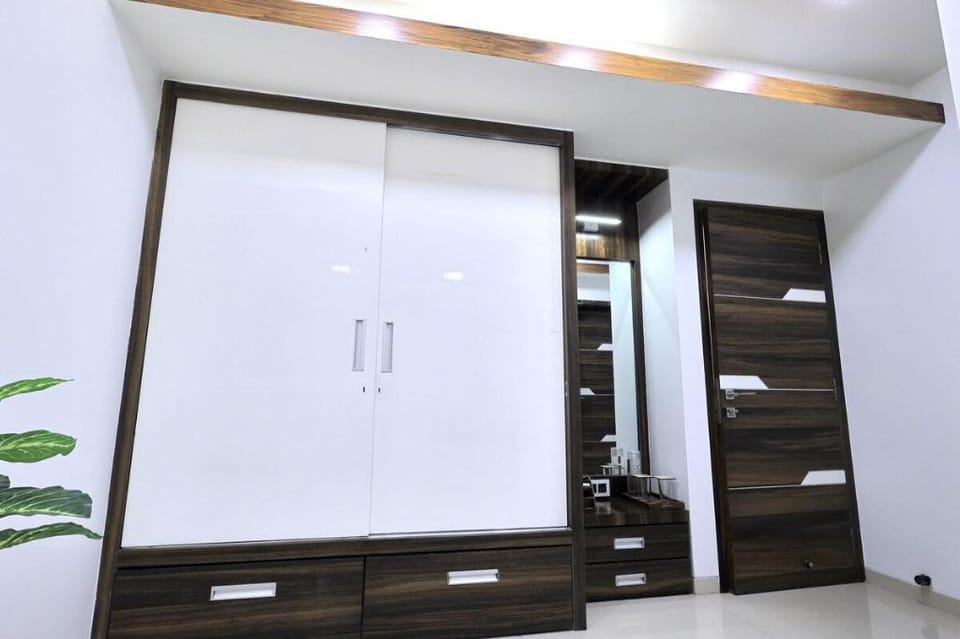 Borivali 4 Bedroom Villa-Gagal Home  Apartment in Mumbai