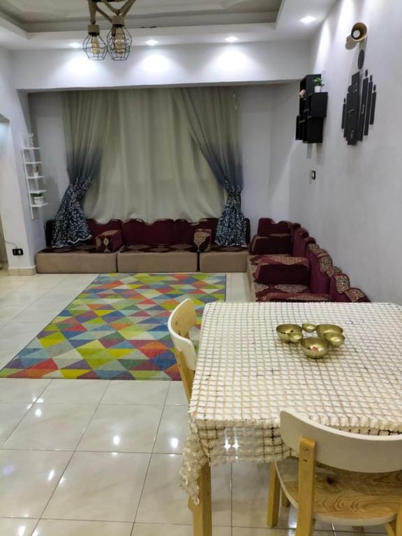 Home  مجهزة بالكامل نظيفة مريحة قريبة من الخدمات Apartment in Egypt