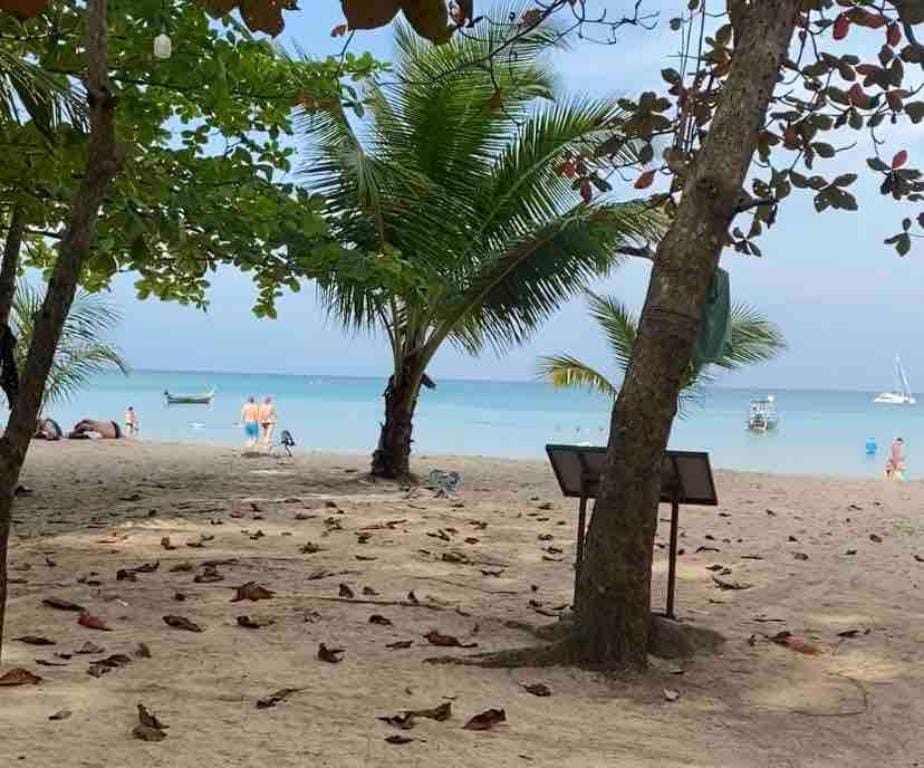 Yara HOUSE 3BR 3BA Naiyang Beach HKT Airport Vacation rental in Phuket