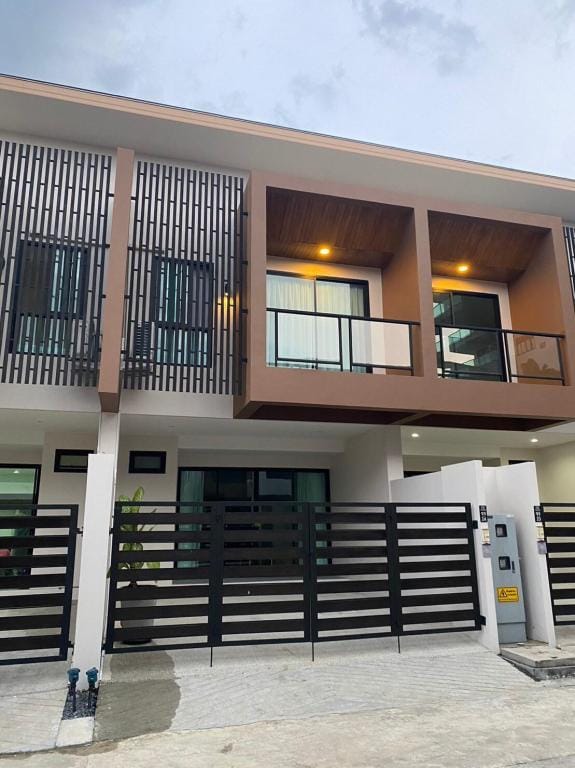 Yara HOUSE 3BR 3BA Naiyang Beach HKT Airport Vacation rental in Phuket