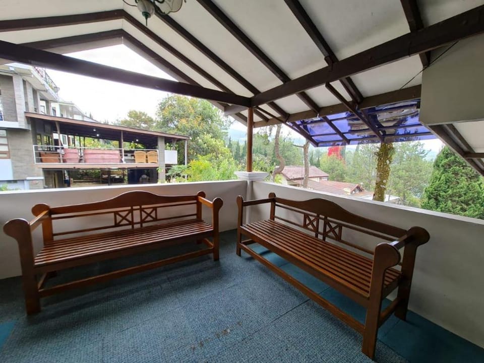 De Marlin's Garden Villa Private Pool Villa in Parongpong
