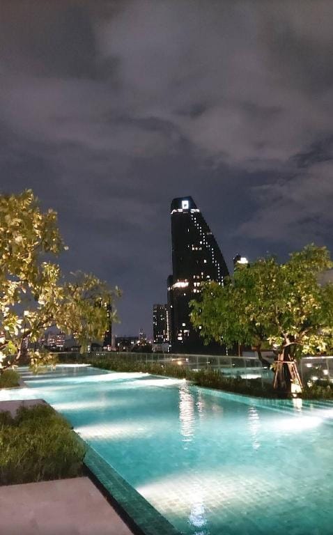 Oka之家素坤逸36号酒店,度假式公寓,中心区,高层美景,只需5分钟即可到达BTS Thonglor Apartment in Bangkok
