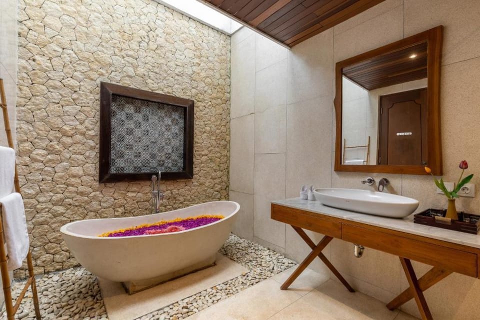 Jimbaran Luxury Boutique 4 BR Pool Villa  Villa in Kuta Selatan
