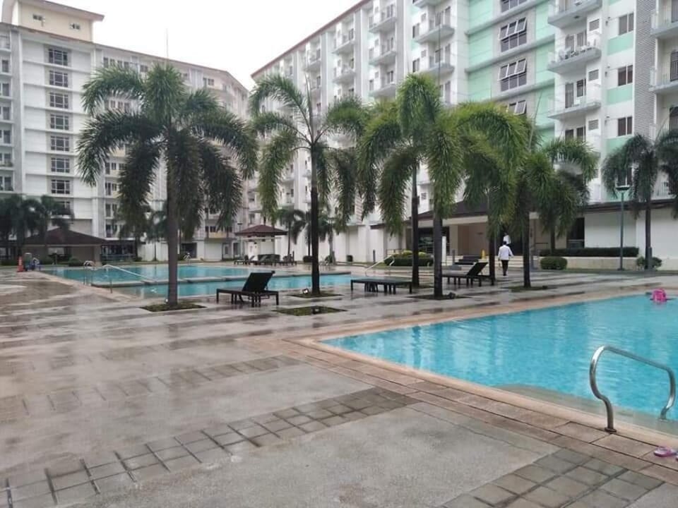 B821 Condo by Bambie  with 2 WiFis  Apartment in Las Pinas
