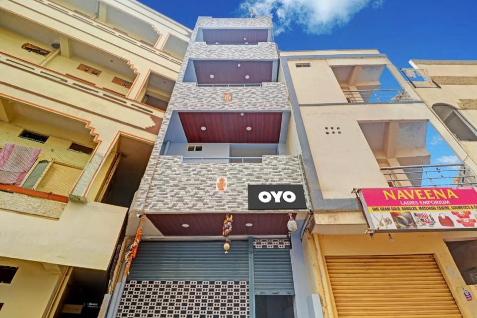 Hotel O RBS Square Langer Houz Hotel in Hyderabad