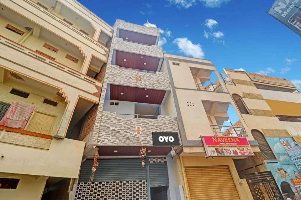 Hotel O RBS Square Langer Houz Hotel in Hyderabad