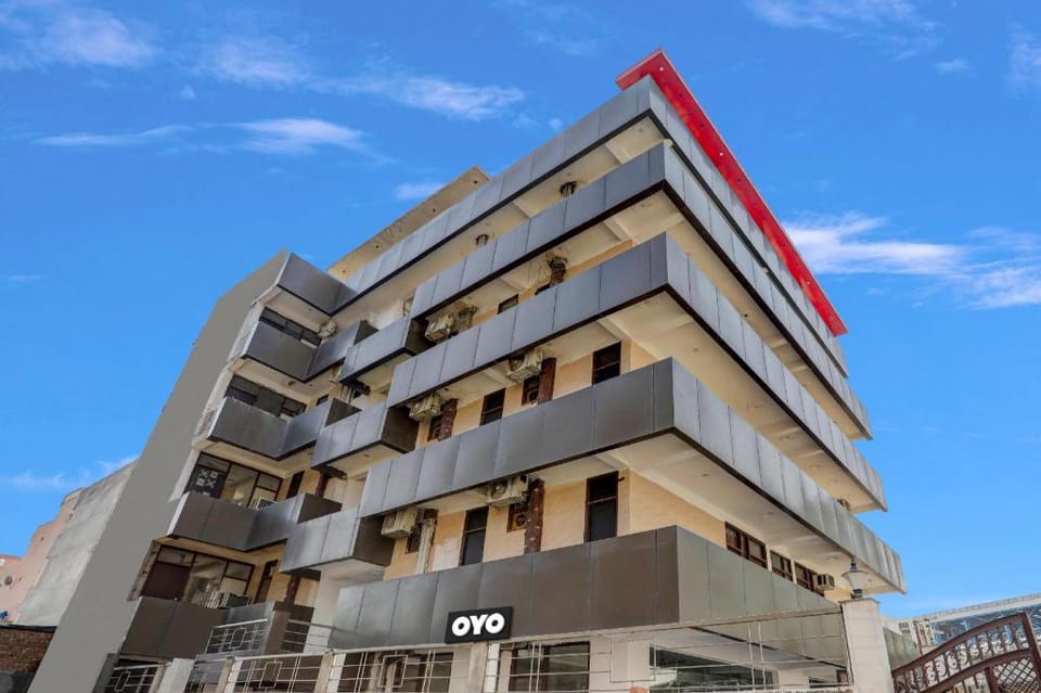 Hotel O Ap Royal Hotel in Noida