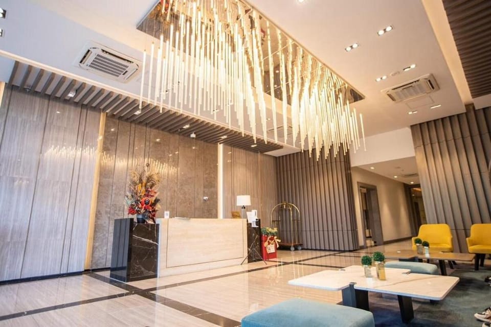 Uptown Parksuites Modern Room with balcony Apartment in Taguig