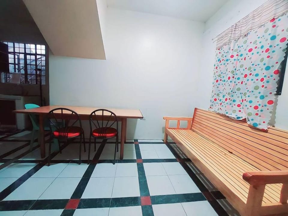 SOLO unit with 2 rooms for 4 to 10pax  Vacation rental in Baguio