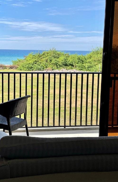 Ocean Suite *Near Beach* 2nd Floor Apartment in La Union