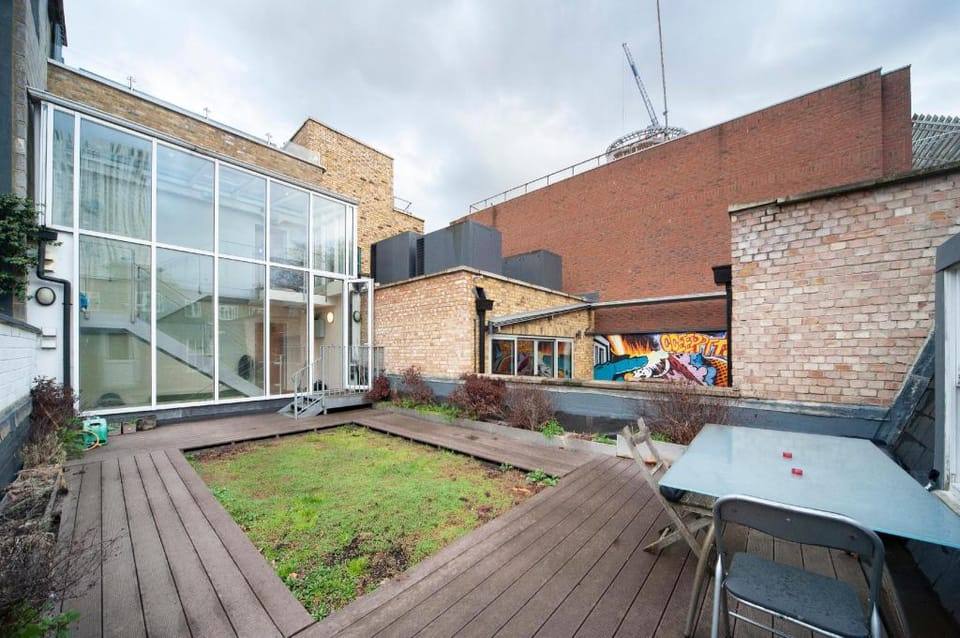 Stay in Style in our Spacious & Unique Hoxton Apt Apartment in London Borough of Islington