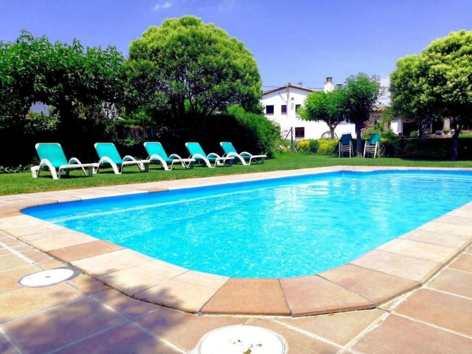 villa 9 hab (16-25) | piscina privada | Can Micos Villa in Selva