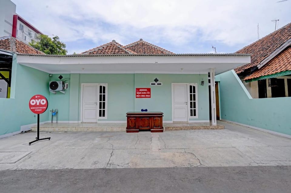 OYO 90571 Dewi Guest House Syariah Hotel in West Java