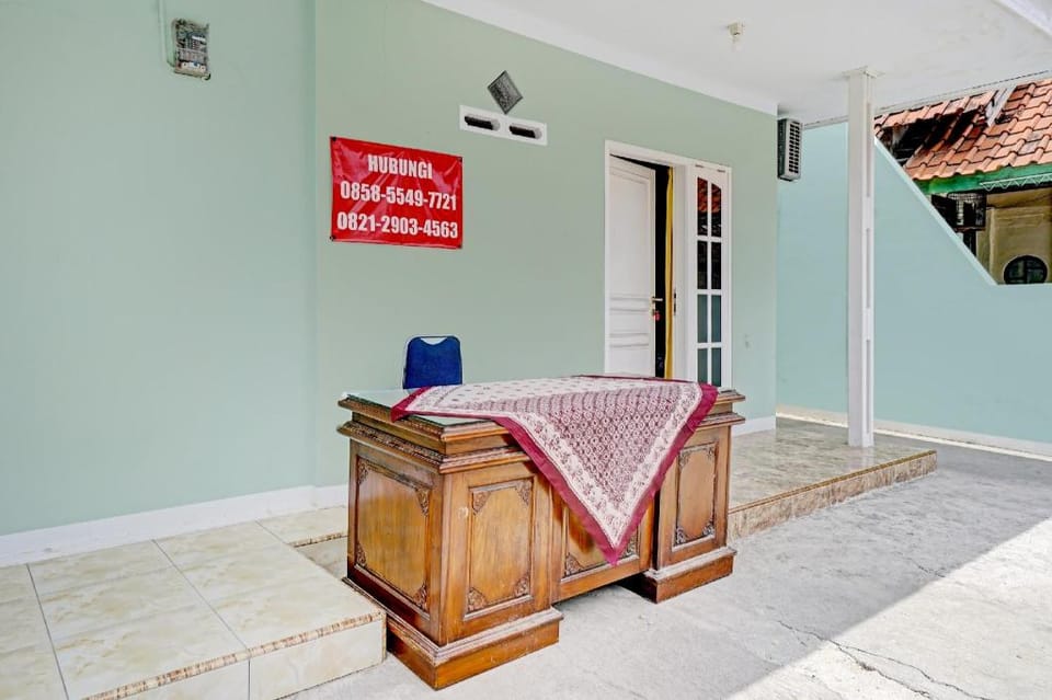 OYO 90571 Dewi Guest House Syariah Hotel in West Java