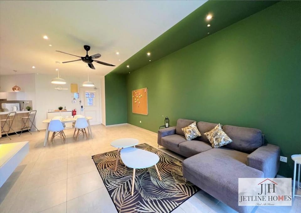 Melaka ?{Atlantis Suite} ?Sea-View?/ 10Pax/5Bed Apartment in Malacca