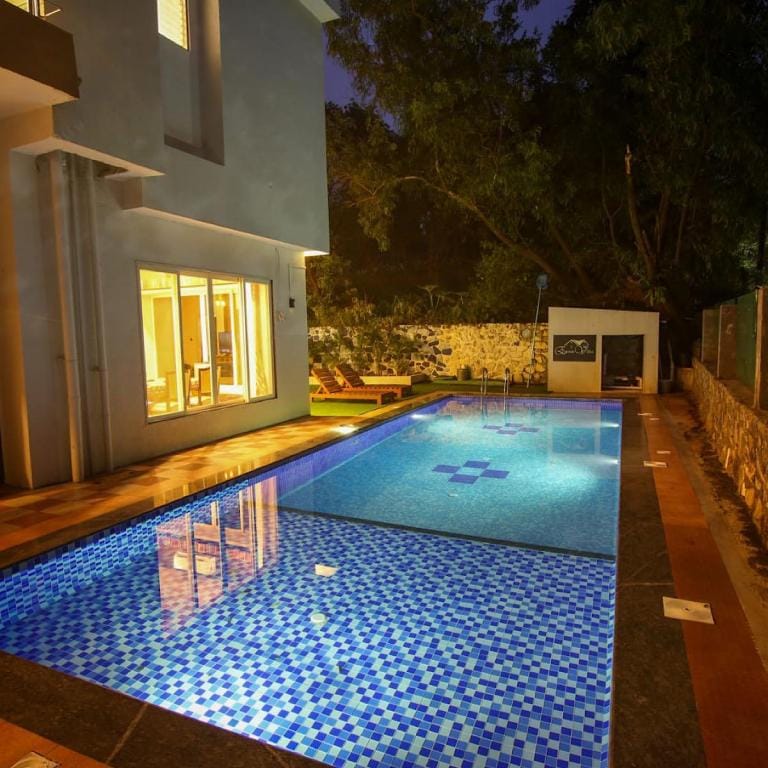 ENROUTE VILLAS 4 Bedroom villa with private pool Villa in Lonavla