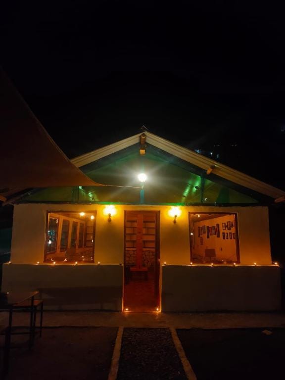 Himtrek Stays and Camps, Jibhi Apartment in Himachal Pradesh