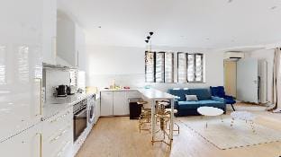 R.Garros Luxurious Triplex 1400ft 8p near Paris 16 Vacation rental in Paris