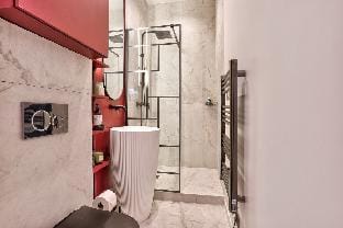 NEW! Eiffel Tour Splendid 2BR apt in Paris Vacation rental in Paris