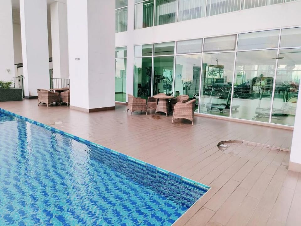 Large Lovely Designed Condo w infinity pool/gym Vacation rental in Johor Bahru