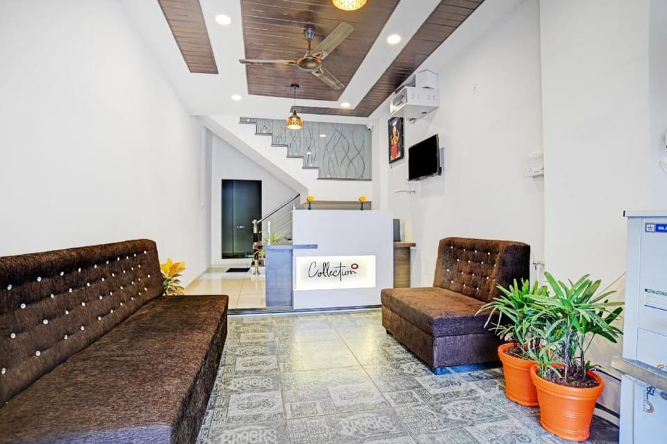 Hotel O by OYO A2 Hotel and Restro Hotel in India