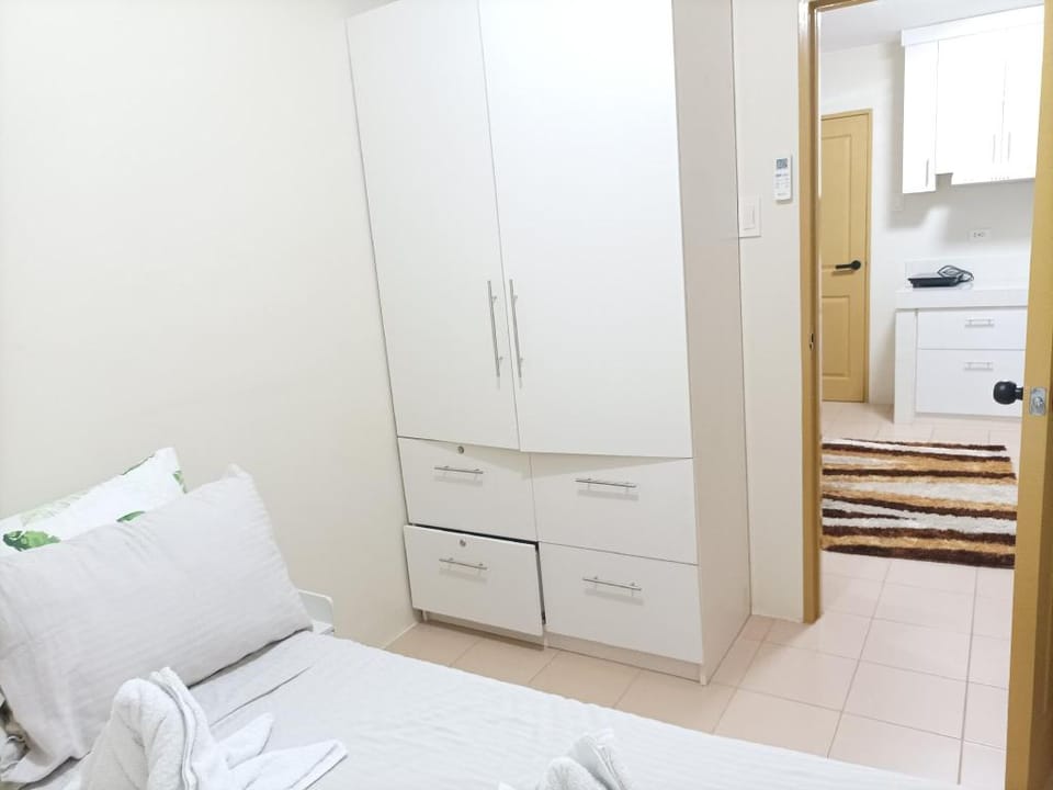Lovely 2 bedroom condo with pool access and gym  Apartment in Davao City