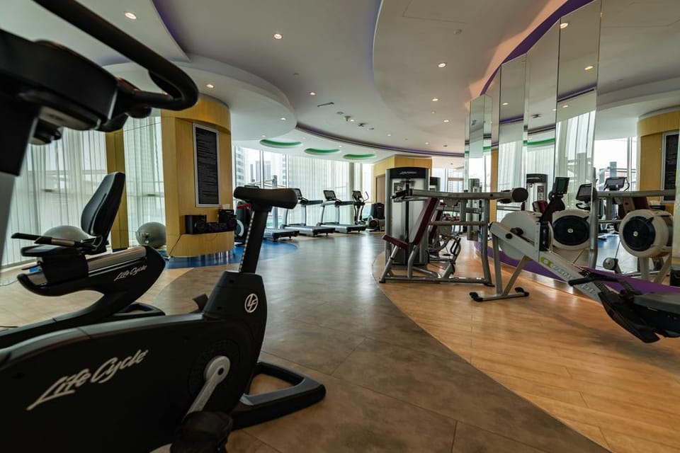 Modern Sophisticated 3BR  in Upper Crest Downtown Apartment in Dubai