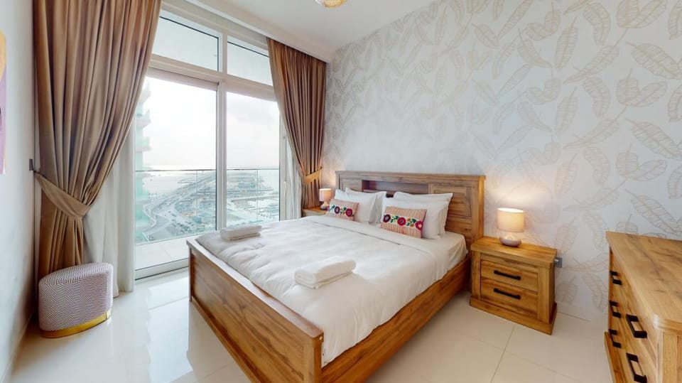 Huge Beachfront 3BR with Yacht Club/Marina/Seaview Apartment in Dubai