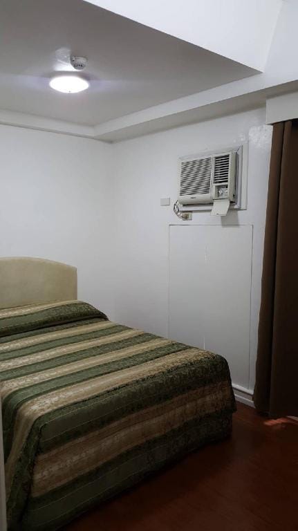 Two bedroom heart in Makati  Apartment in Makati