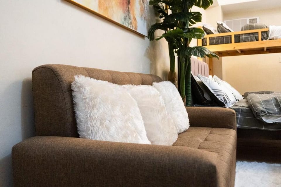 A2J Luxury Venice Studio Suite Near BGC Malls Apartment in Makati
