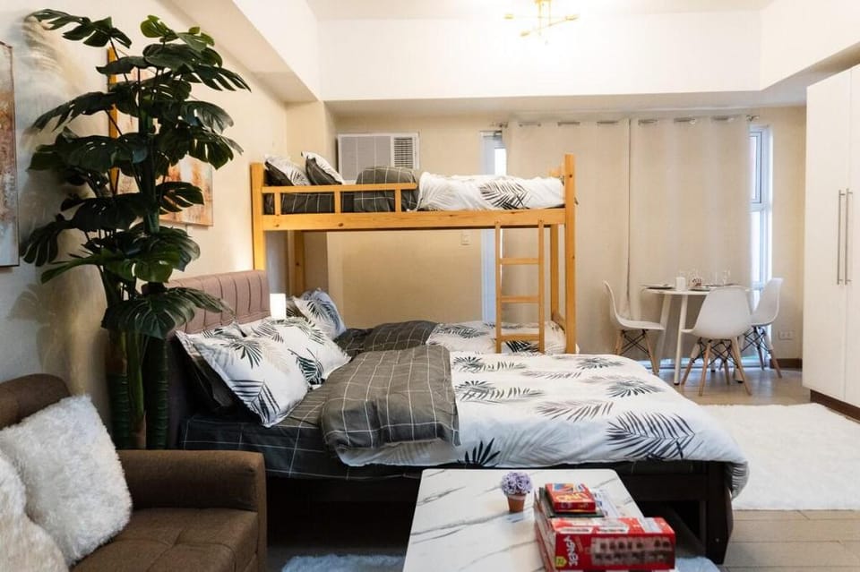 A2J Luxury Venice Studio Suite Near BGC Malls Apartment in Makati