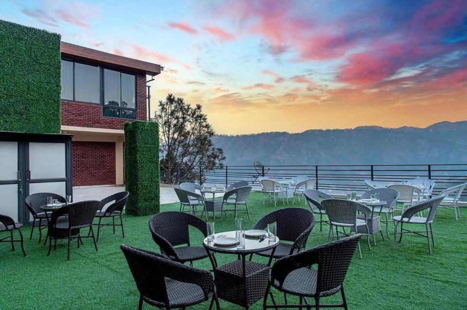 Kasauli Hill Crest Luxury 2 BHK Valley View Apartment in Himachal Pradesh