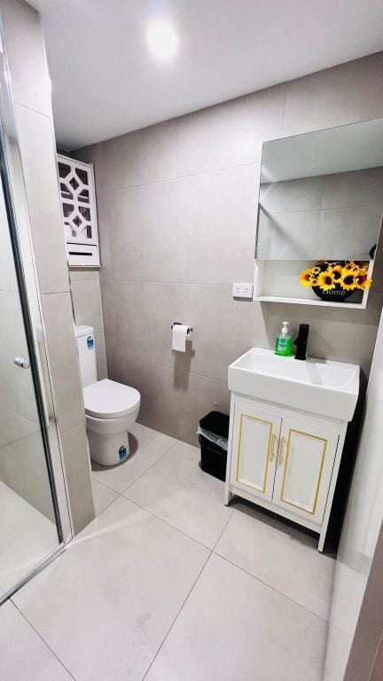 Cosy studio- queen bed, free parking, near deakin  Vacation rental in Melbourne