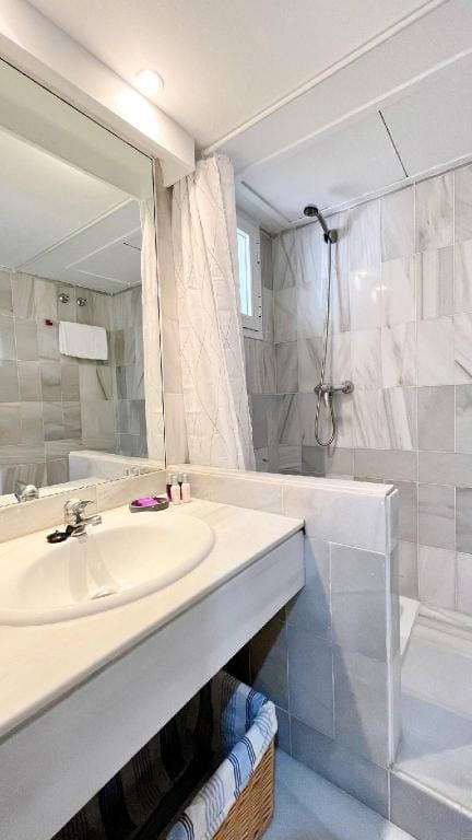 Modern Studio for 3 People - C01 Apartment in Marbella