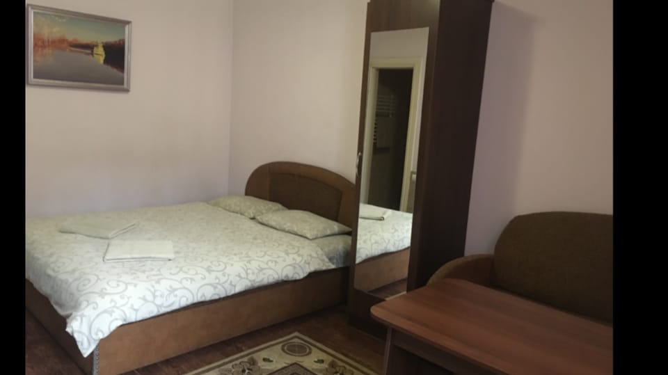 Guesthouse & Parking 2 light 24 hours Apartment in Ukraine