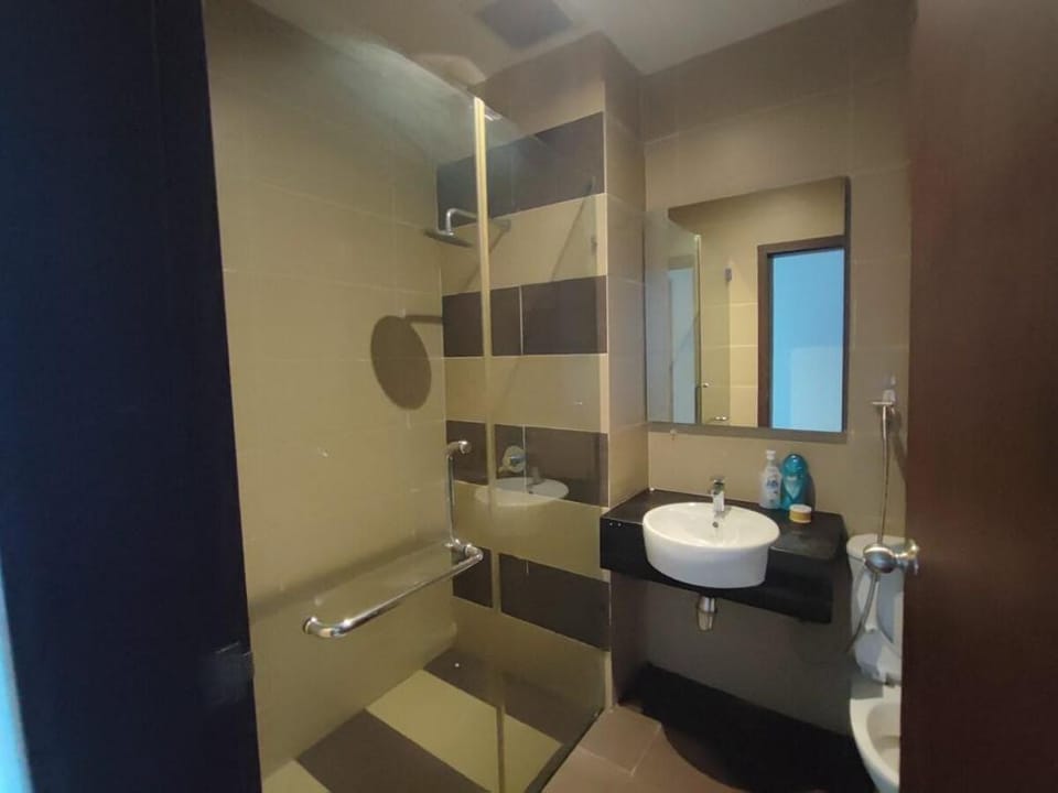 KSL  2Bedroom @1 King+2Queen+2SofaBed+3FloorMattre Vacation rental in Johor Bahru
